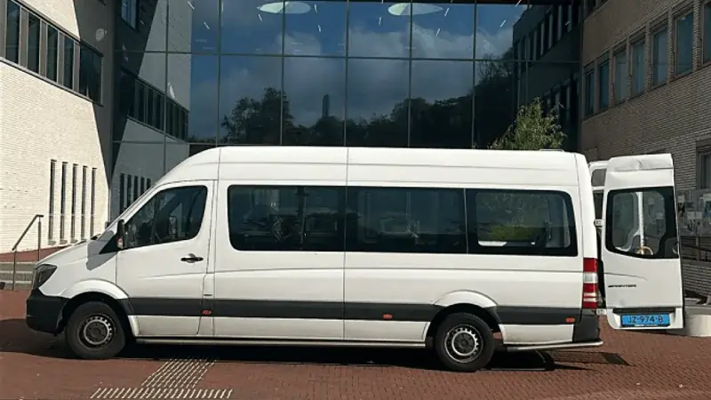 Rolstoelbus voor vervoer vanuit Nieuw-Vennep